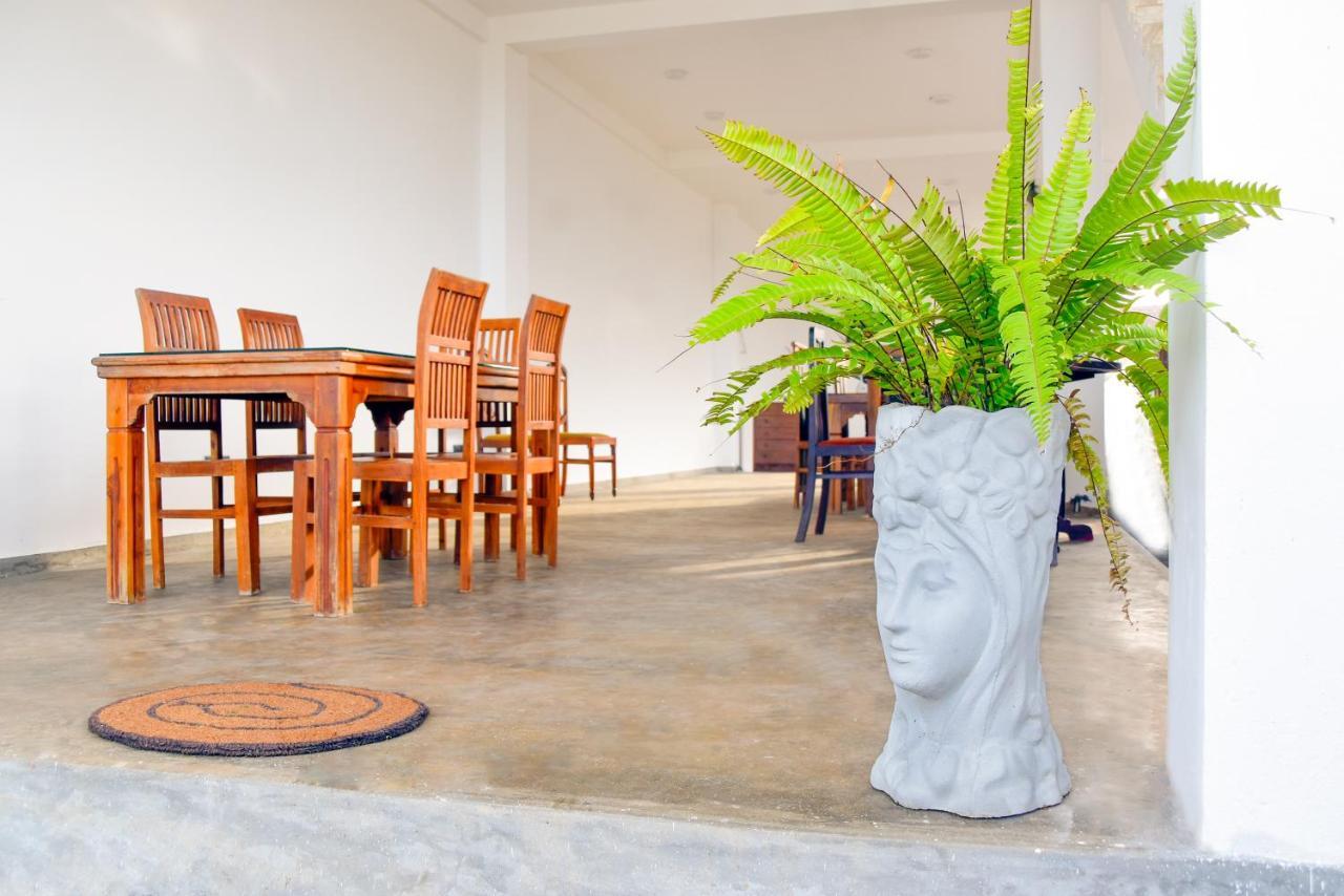 Kavin Beach Hotel Hikkaduwa Extérieur photo