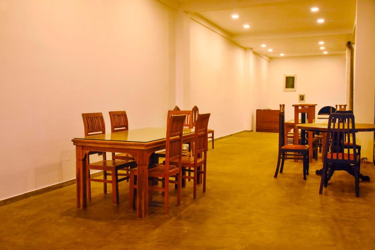 Kavin Beach Hotel Hikkaduwa Extérieur photo