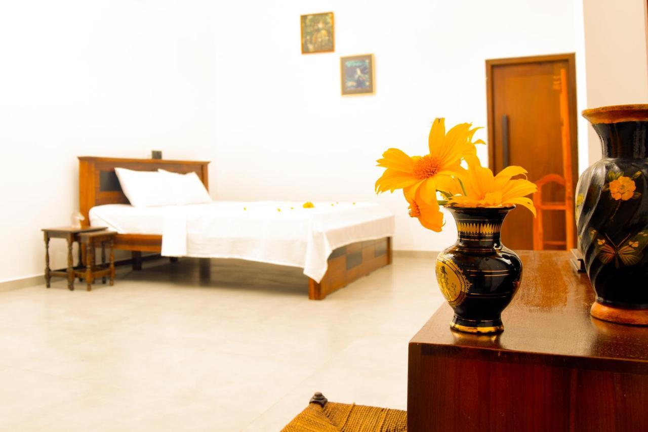 Kavin Beach Hotel Hikkaduwa Extérieur photo