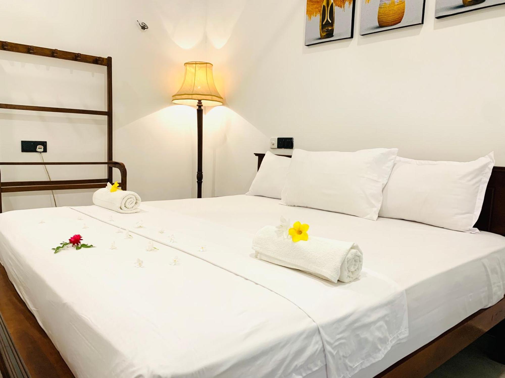 Kavin Beach Hotel Hikkaduwa Extérieur photo