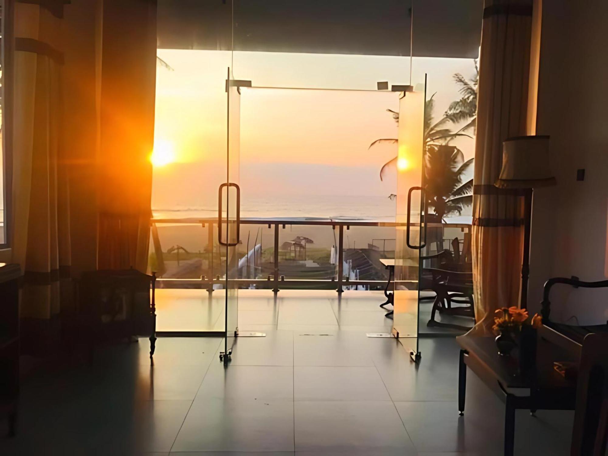 Kavin Beach Hotel Hikkaduwa Extérieur photo